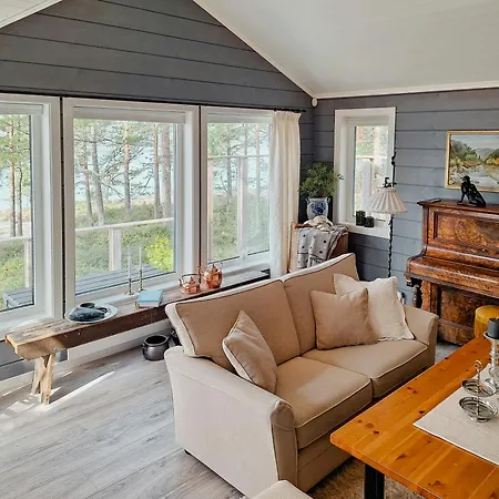 Feriehus With A Fantastic Location By Nisser *